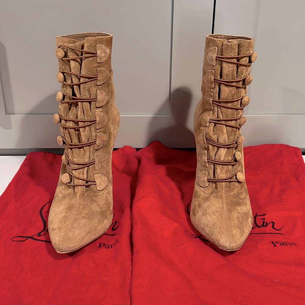 Authentic Christian Louboutin French TuTu 100 Veau Velour